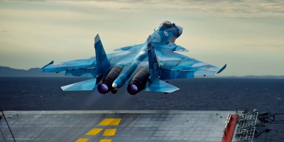 Sukhoi_Su-33_launching