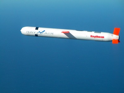 rp_800px-Tomahawk_Block_IV_cruise_missile.jpg